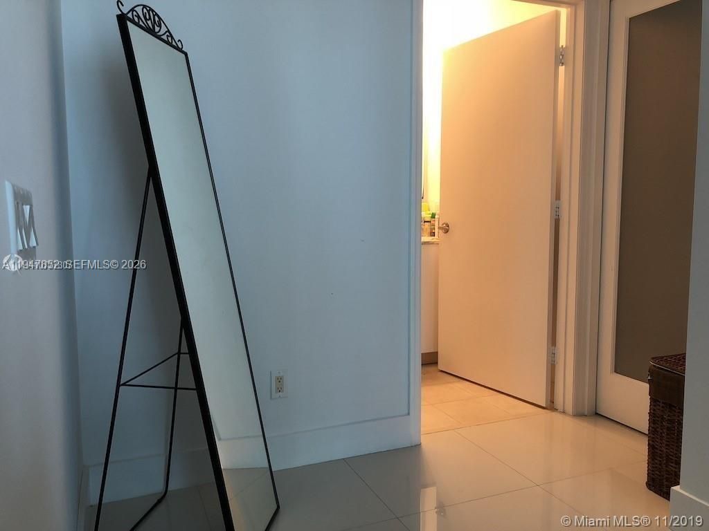 60 SW 13th St, Unit 2822, Miami, FL 33130 Photo