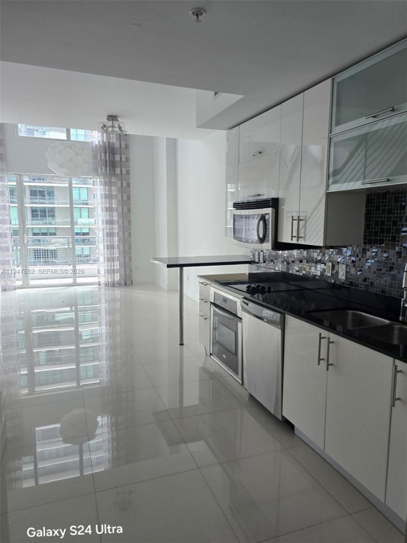 60 SW 13th St, Unit 2822, Miami, FL 33130 Photo