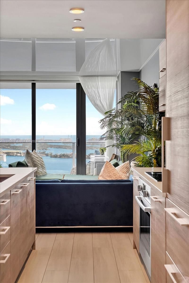 650 NE 32nd St, Unit 4405, Miami, FL 33137 Photo