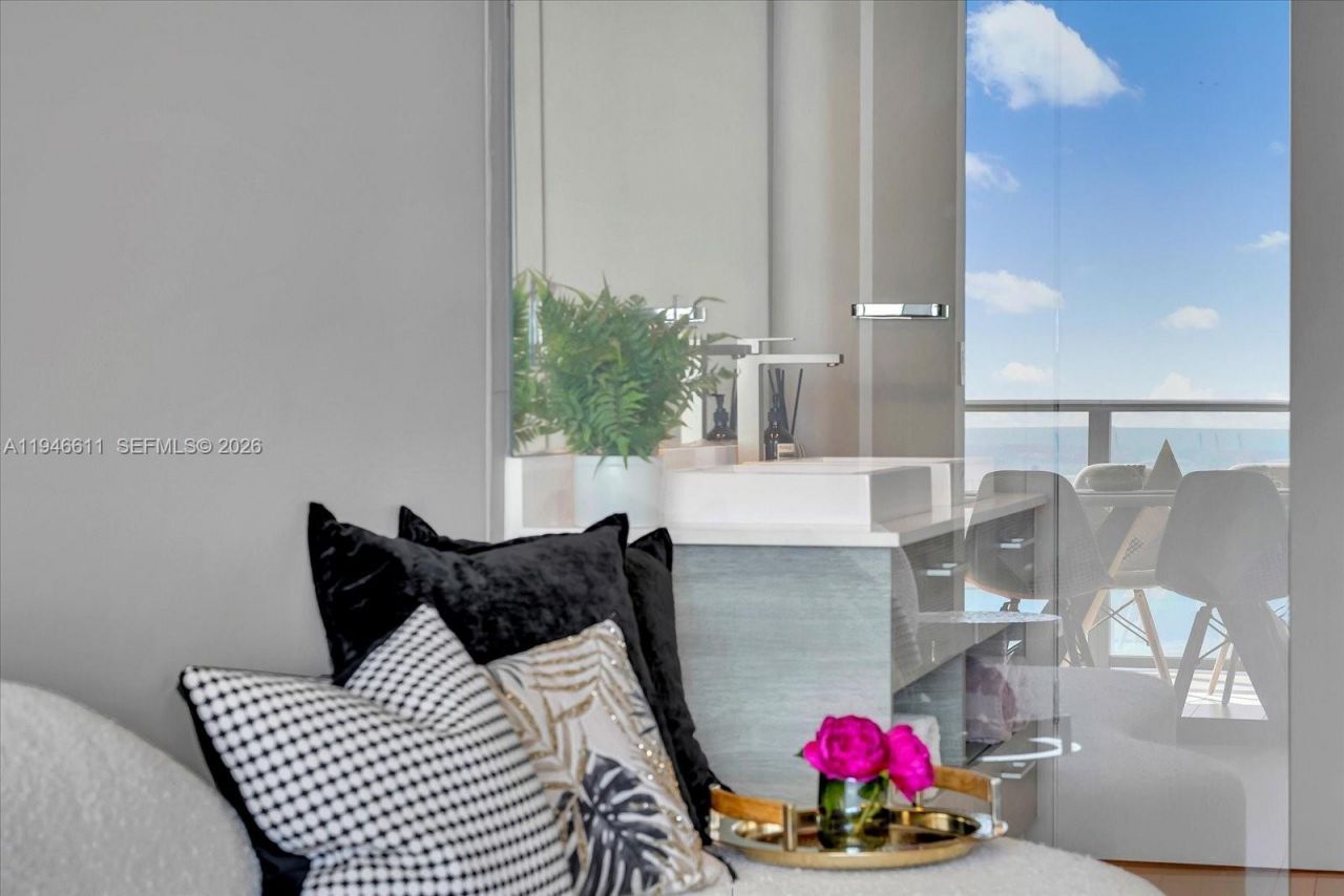 650 NE 32nd St, Unit 4405, Miami, FL 33137 Photo