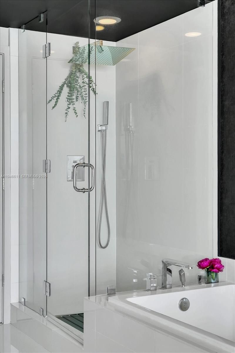 650 NE 32nd St, Unit 4405, Miami, FL 33137 Photo