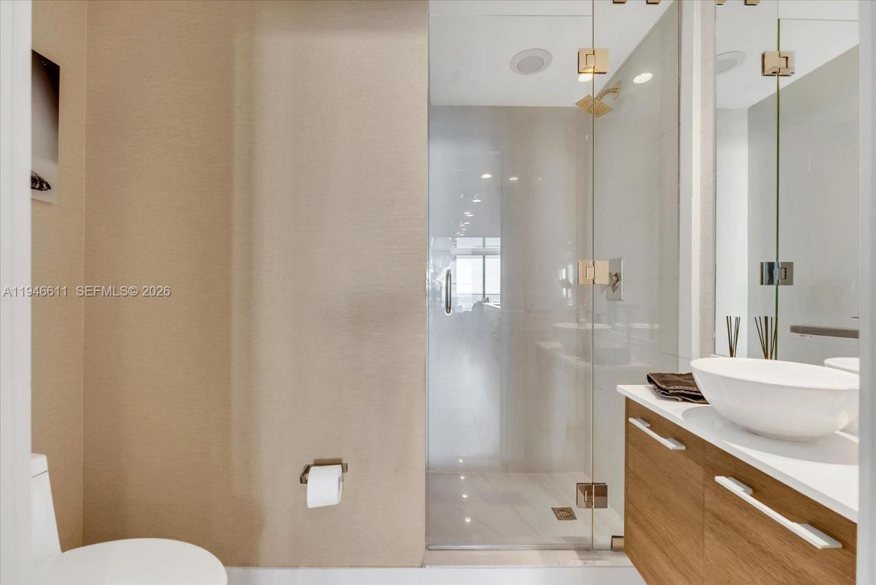 650 NE 32nd St, Unit 4405, Miami, FL 33137 Photo