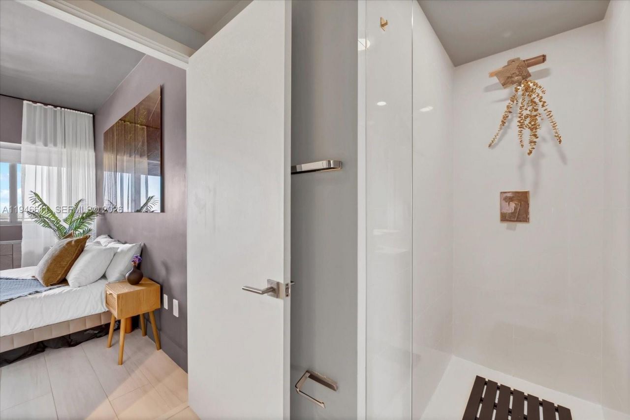 650 NE 32nd St , Unit 4405, Miami, FL 33137 Photo