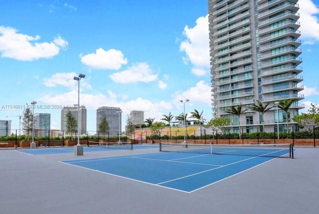 650 NE 32nd St, Unit 4405, Miami, FL 33137 Photo