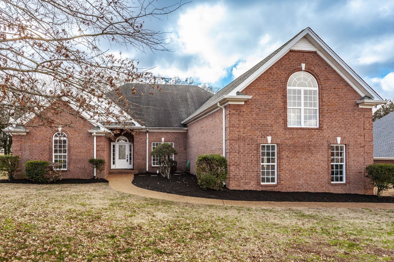 1021 Pittman Dr, Gallatin, TN 37066 Main Photo