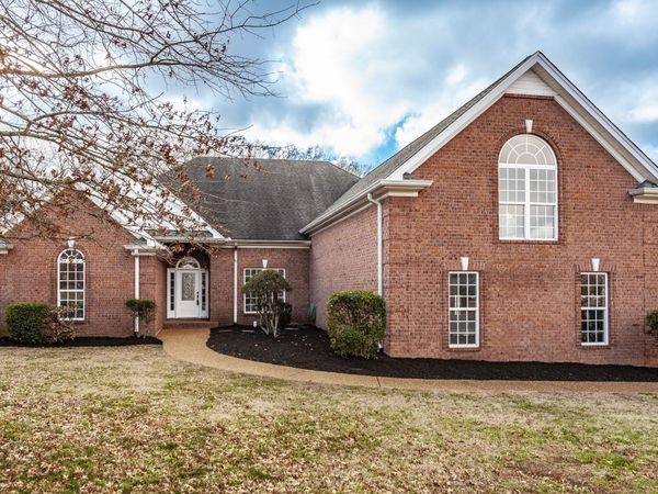 1021 Pittman Dr, Gallatin, TN 37066