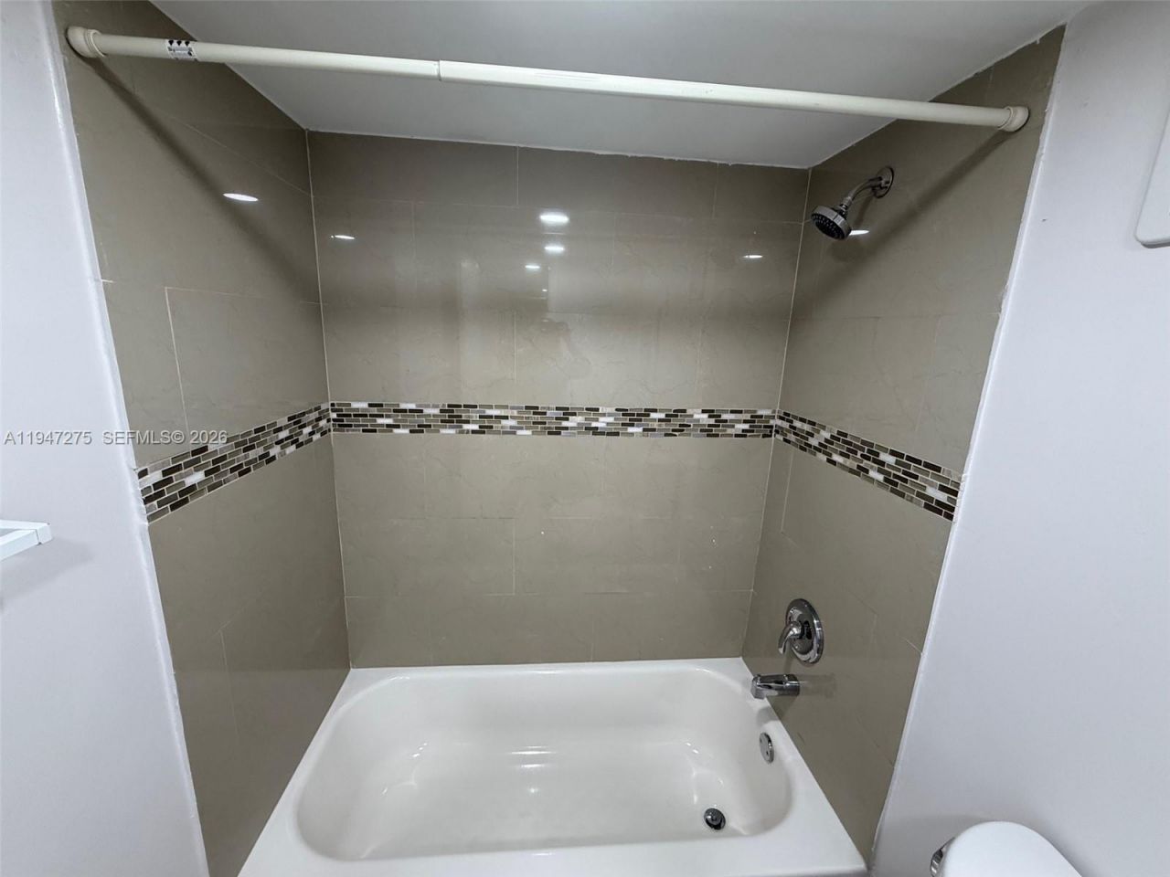 5033 NW 7th St, Unit 306, Miami, FL 33126 Photo