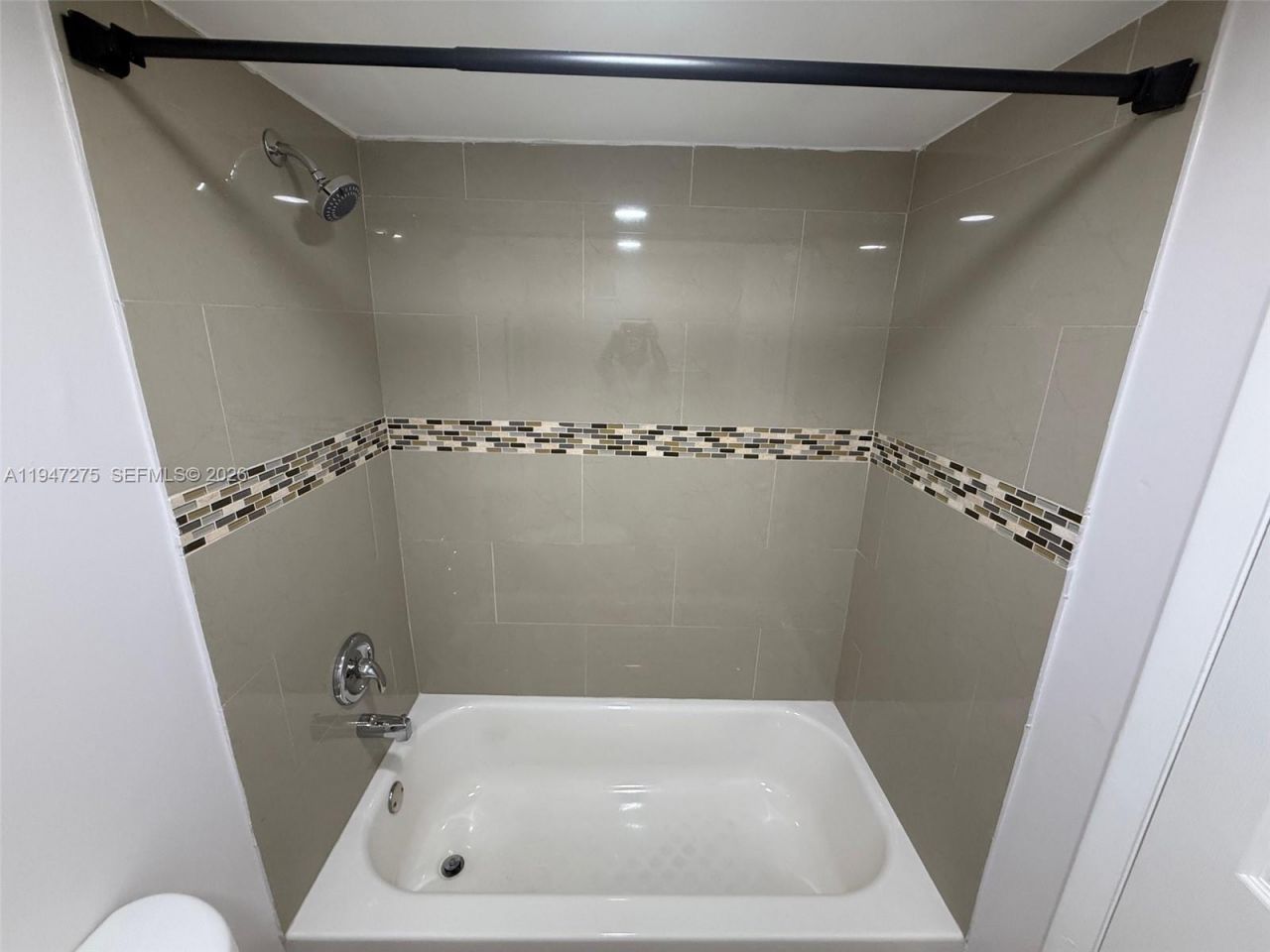 5033 NW 7th St, Unit 306, Miami, FL 33126 Photo