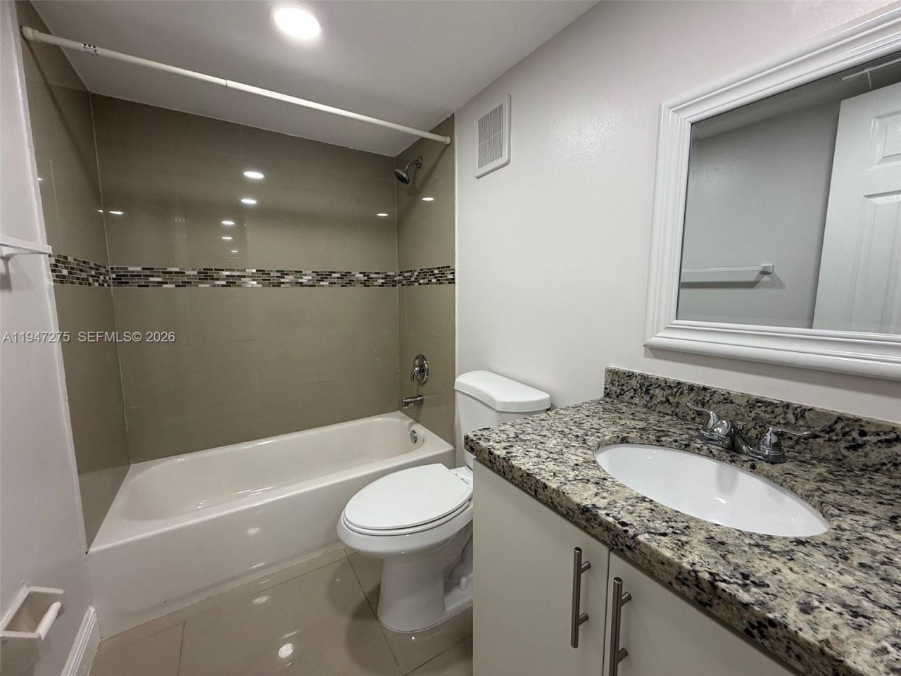 5033 NW 7th St, Unit 306, Miami, FL 33126 Photo