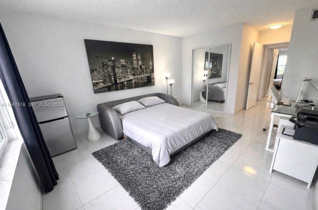 400 Diplomat Pkwy, Unit 506, Hallandale Beach, FL 33009 Photo