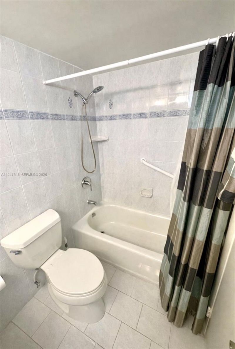 400 Diplomat Pkwy, Unit 506, Hallandale Beach, FL 33009 Photo