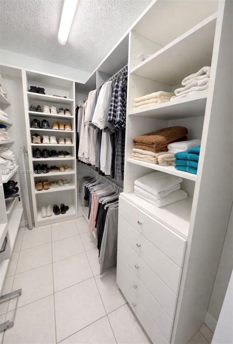 400 Diplomat Pkwy, Unit 506, Hallandale Beach, FL 33009 Photo