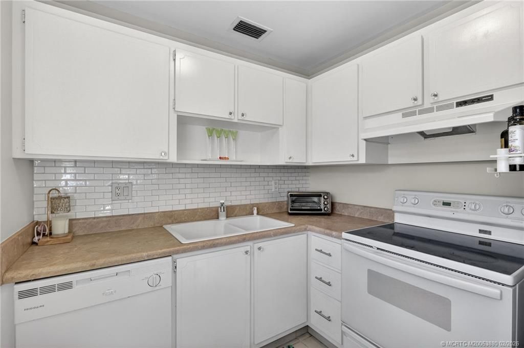 2600 SE Ocean Boulevard, Unit M10, Stuart, FL 34996 Photo