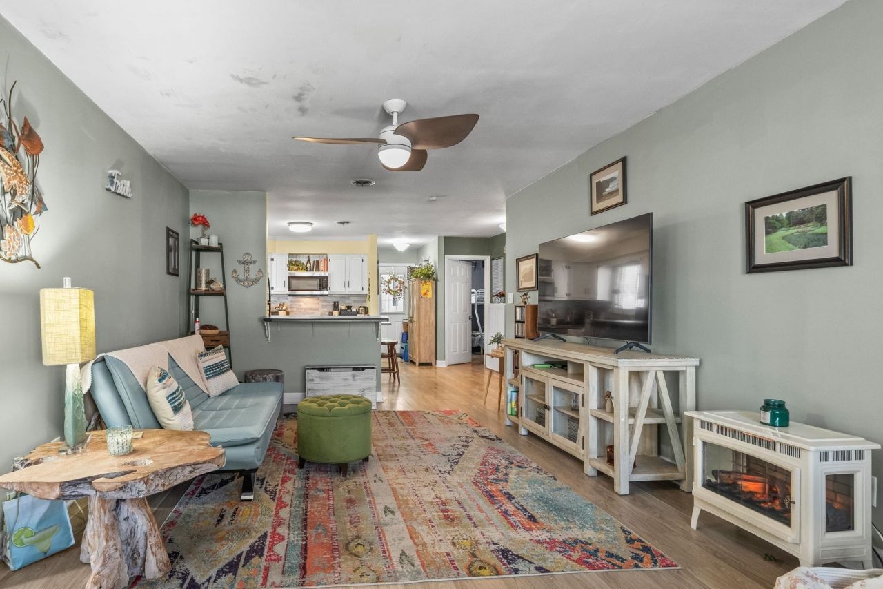 1361 Turkey Ridge Rd. Photo 10