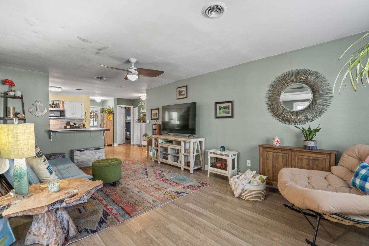 1361 Turkey Ridge Rd. Photo 8