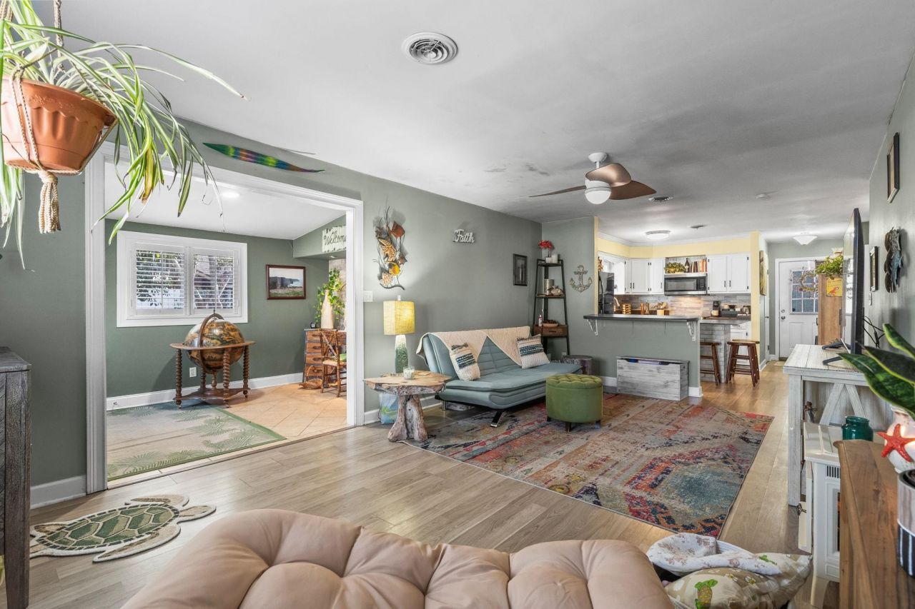 1361 Turkey Ridge Rd. Photo 9