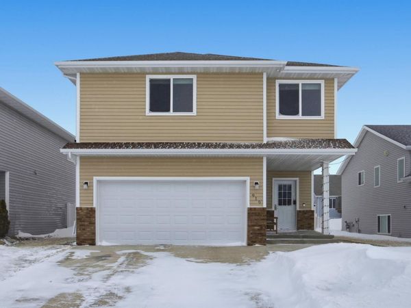919 29th Avenue W, West Fargo, ND 58078