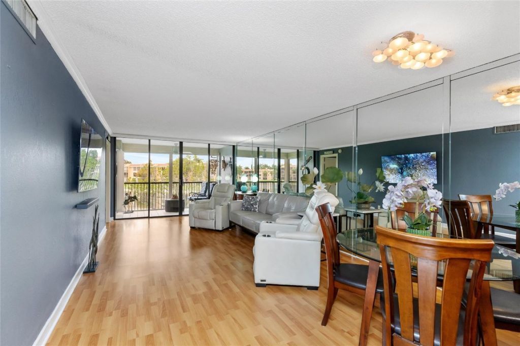 5921 Coral Lake Dr, Unit 209, Margate, FL 33063 Photo