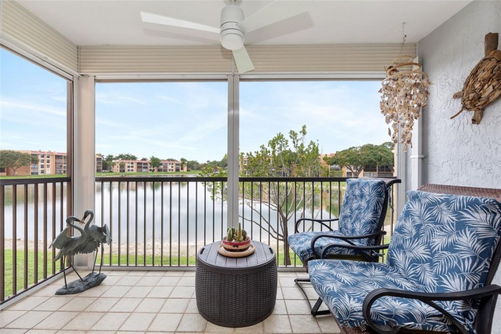 5921 Coral Lake Dr, Unit 209, Margate, FL 33063 Photo