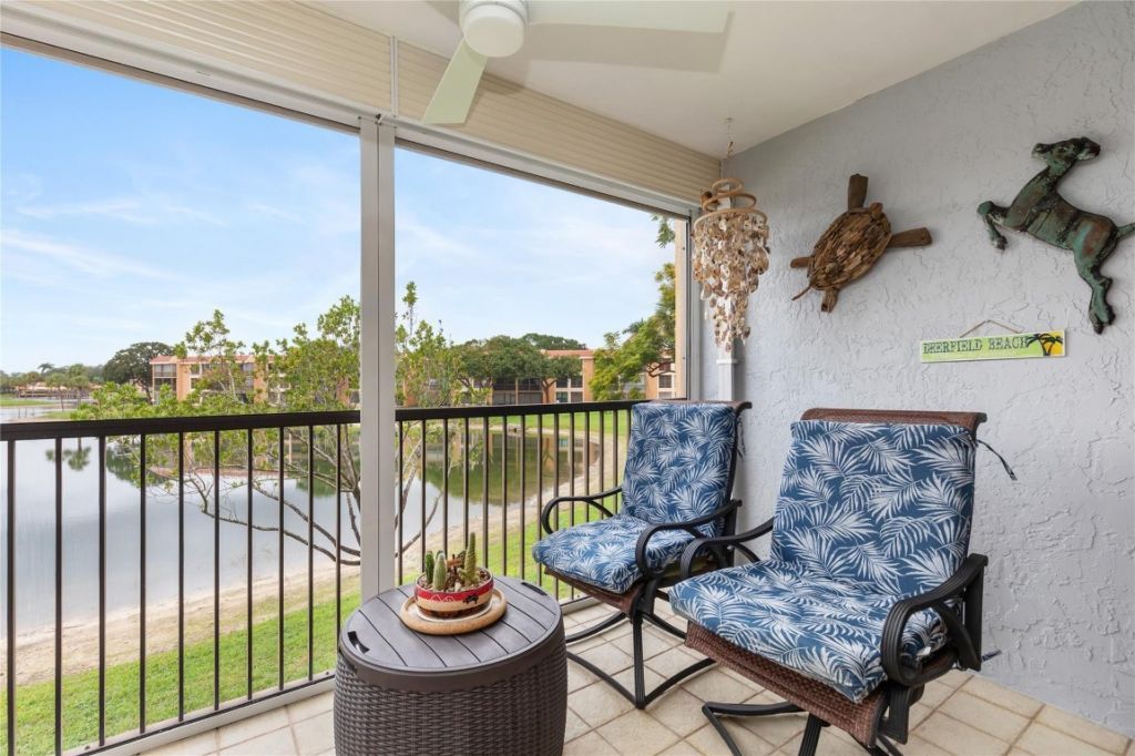 5921 Coral Lake Dr, Unit 209, Margate, FL 33063 Photo