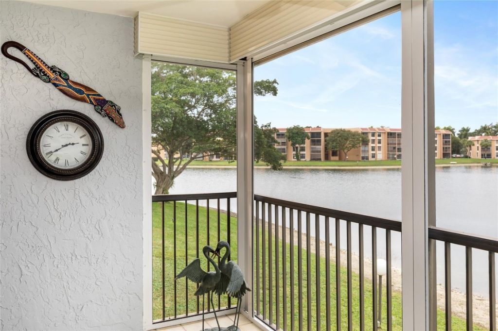 5921 Coral Lake Dr, Unit 209, Margate, FL 33063 Photo