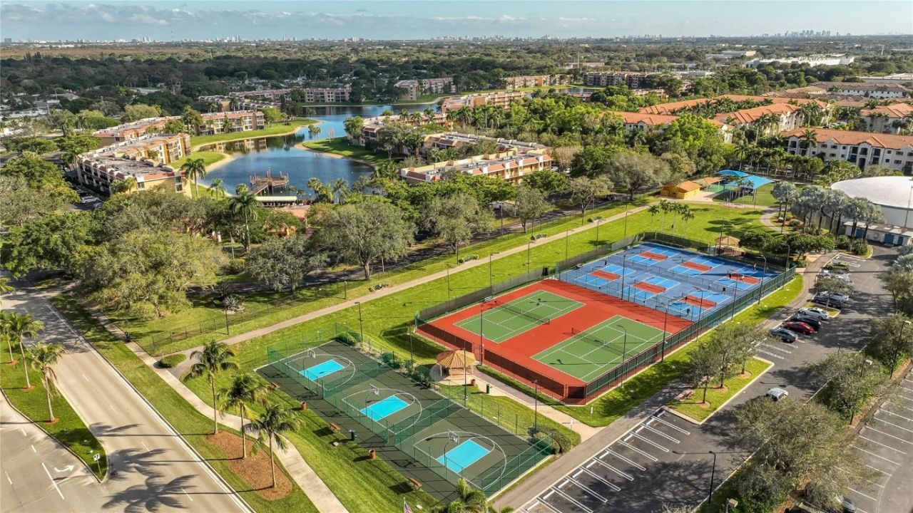 5921 Coral Lake Dr, Unit 209, Margate, FL 33063 Photo