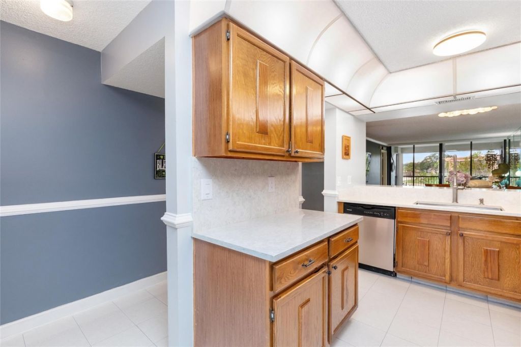 5921 Coral Lake Dr, Unit 209, Margate, FL 33063 Photo