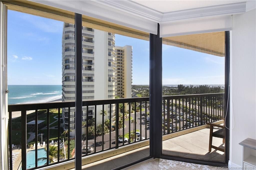 9500 S Ocean Drive, Unit 910, Jensen Beach, FL 34957 Photo