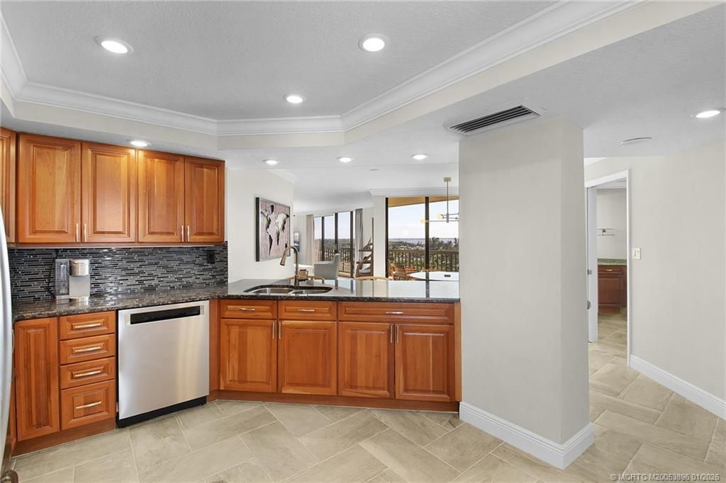 9500 S Ocean Drive, Unit 910, Jensen Beach, FL 34957 Photo