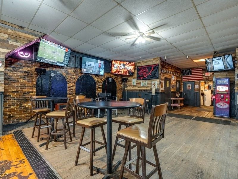 135 E Oregon Avenue, Sebring, OH 44672 Photo 11