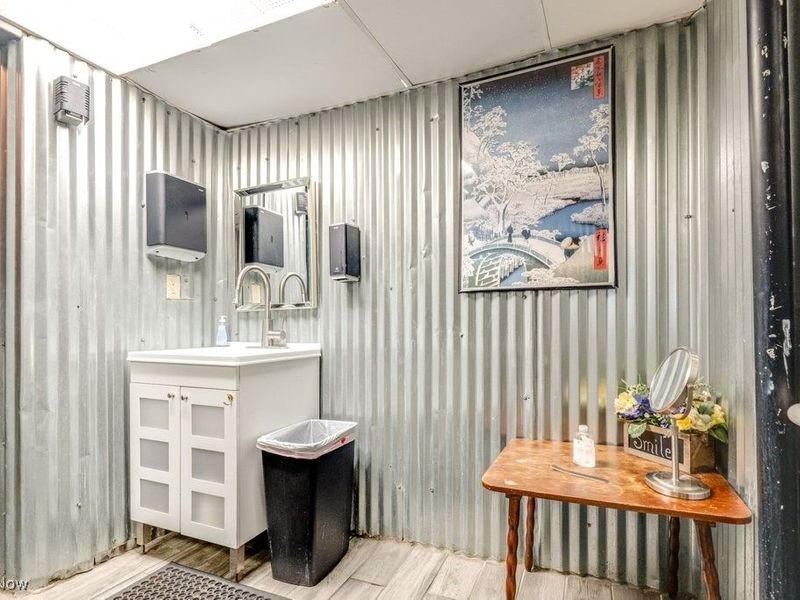 135 E Oregon Avenue, Sebring, OH 44672 Photo 16