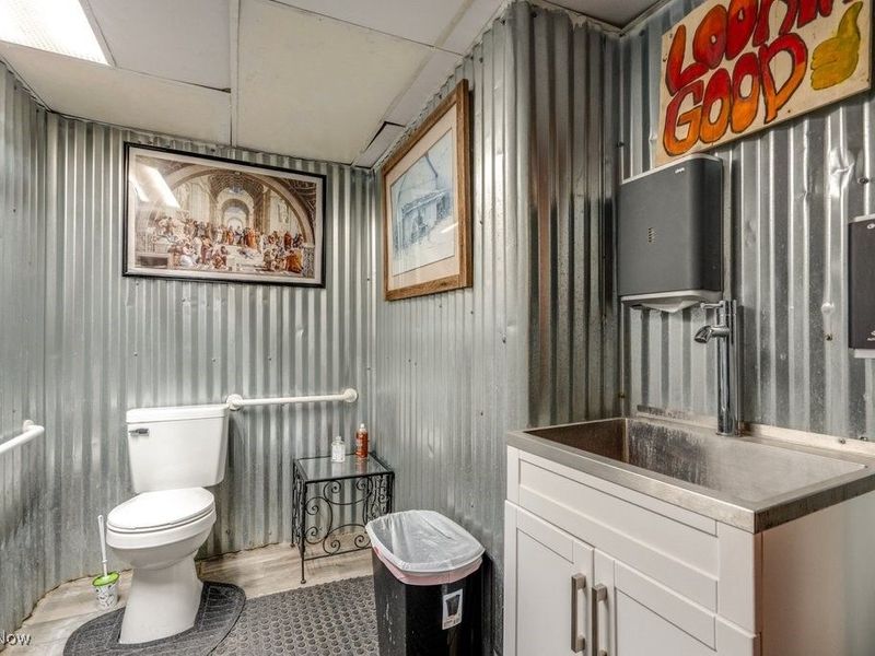 135 E Oregon Avenue, Sebring, OH 44672 Photo 18