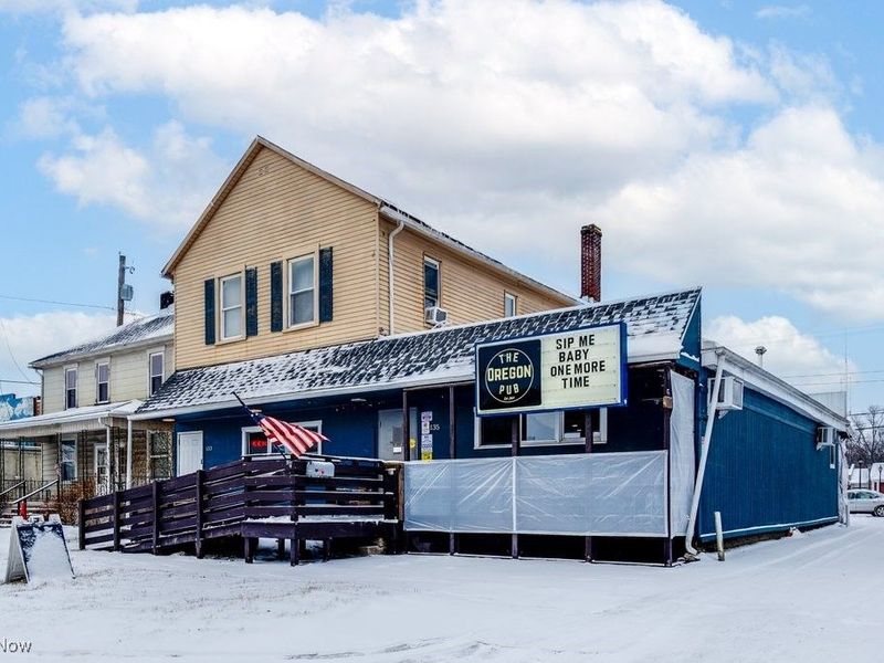 135 E Oregon Avenue, Sebring, OH 44672 Photo 2