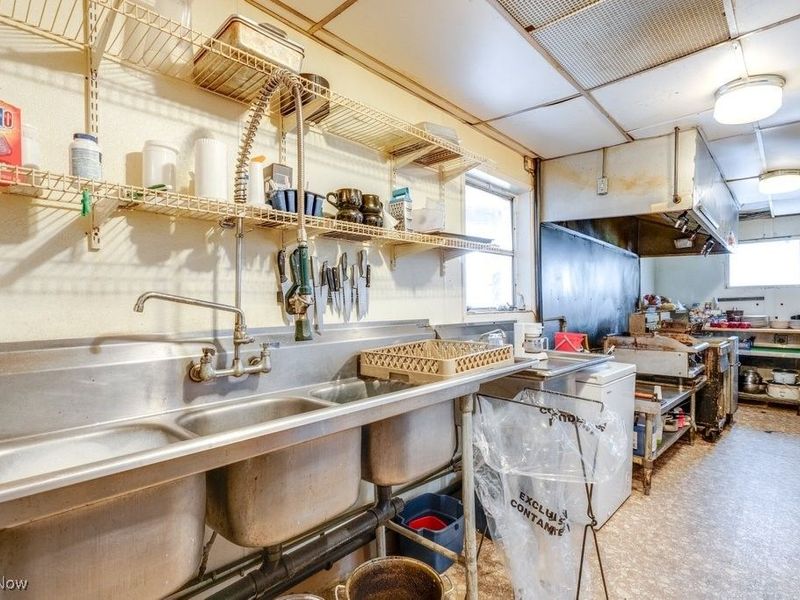 135 E Oregon Avenue, Sebring, OH 44672 Photo 20