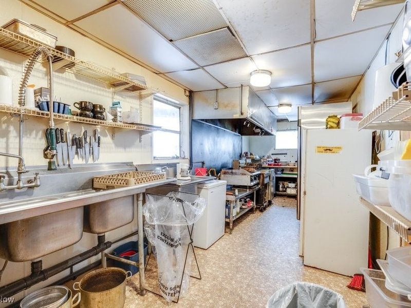 135 E Oregon Avenue, Sebring, OH 44672 Photo 21