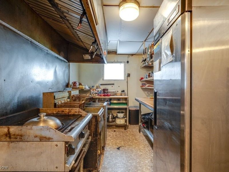 135 E Oregon Avenue, Sebring, OH 44672 Photo 22