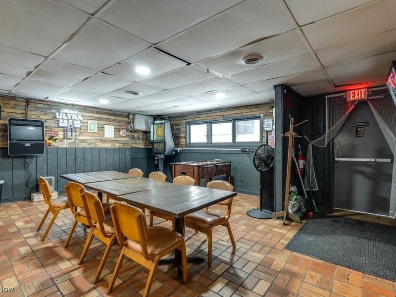 135 E Oregon Avenue, Sebring, OH 44672 Photo 8