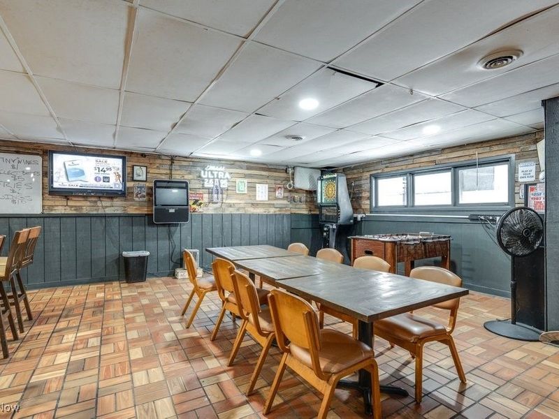 135 E Oregon Avenue, Sebring, OH 44672 Photo 9