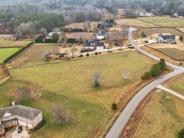 15 Meadow View Court, Social Circle, GA 30025