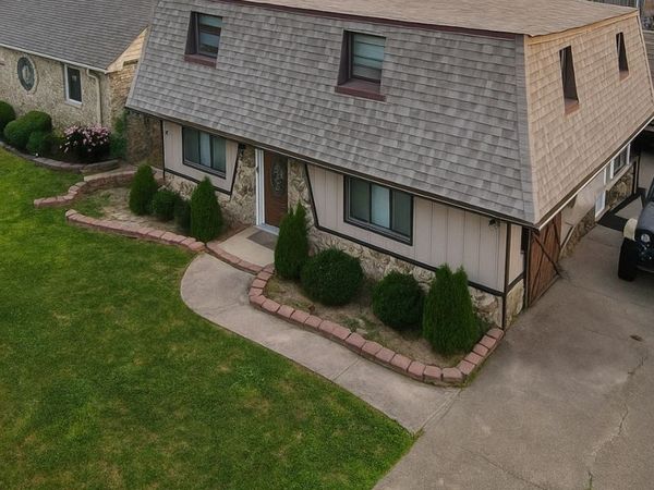 10530 S 82nd Court, Palos Hills, IL 60465