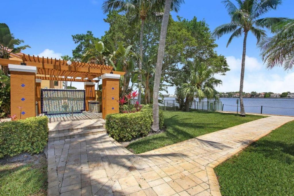 157 Yacht Club Way, Unit 306, Hypoluxo, FL 33462 Photo