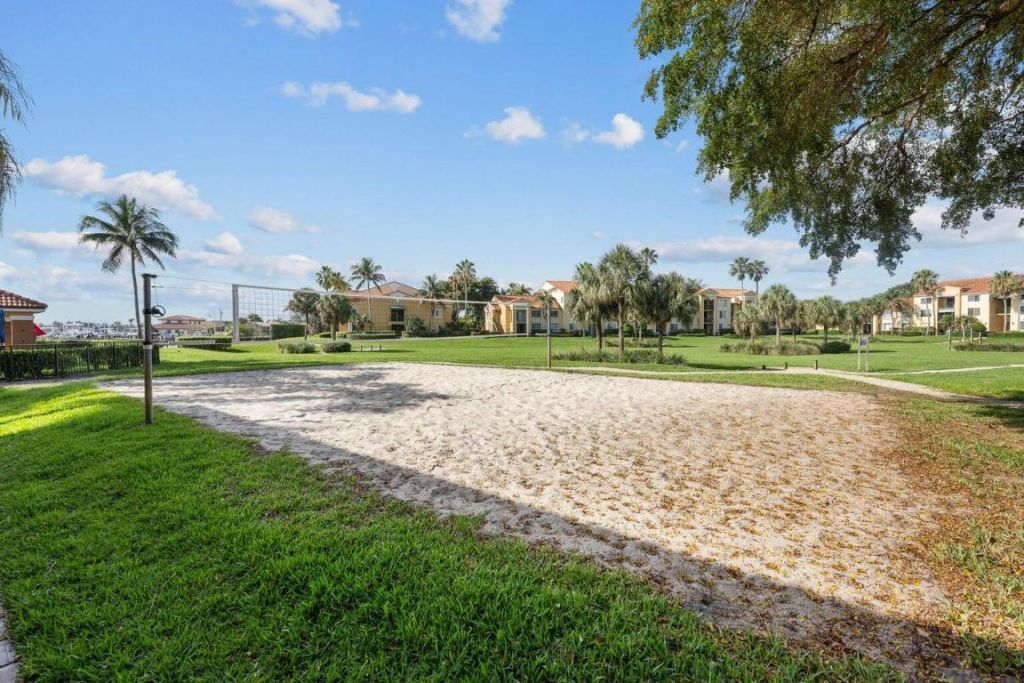 157 Yacht Club Way, Unit 306, Hypoluxo, FL 33462 Photo