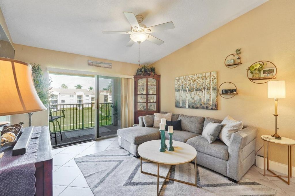 157 Yacht Club Way, Unit 306, Hypoluxo, FL 33462 Photo