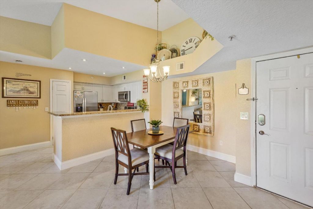 157 Yacht Club Way, Unit 306, Hypoluxo, FL 33462 Photo