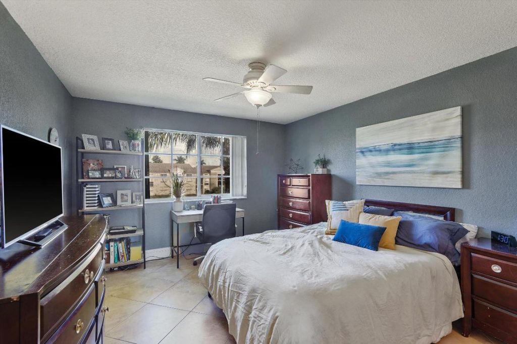 157 Yacht Club Way, Unit 306, Hypoluxo, FL 33462 Photo