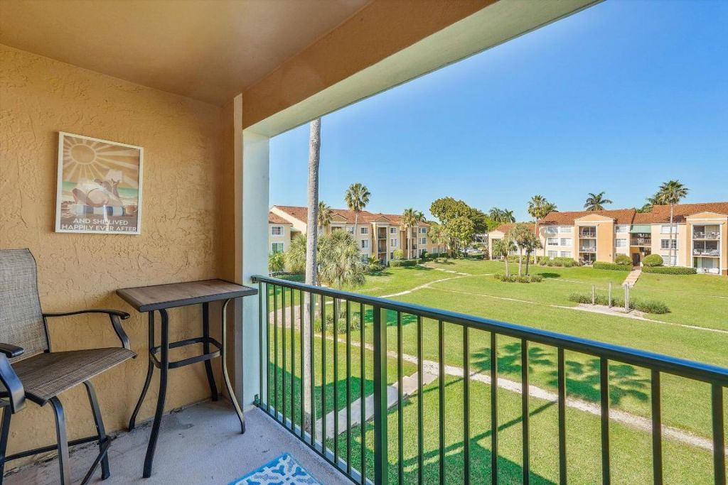 157 Yacht Club Way, Unit 306, Hypoluxo, FL 33462 Photo