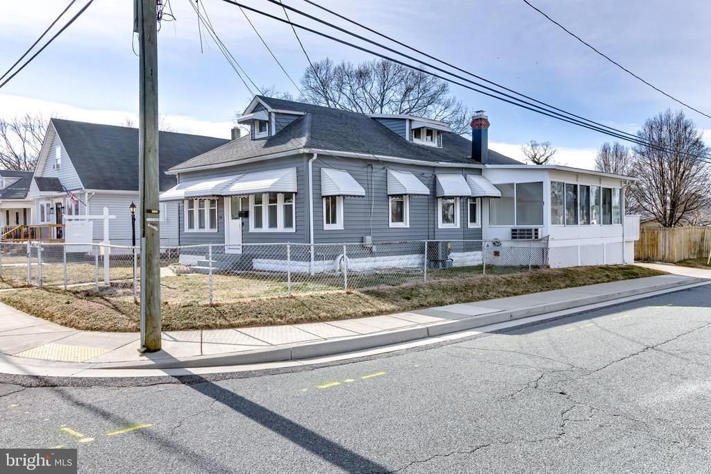 300 Lorraine Avenue, Baltimore, MD 21221 Main Photo