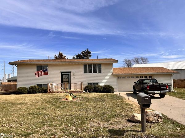 803 Pamela St, Moravia, IA 52571