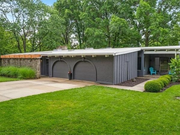 12618 Oakmont Drive, Kansas City, MO 64145