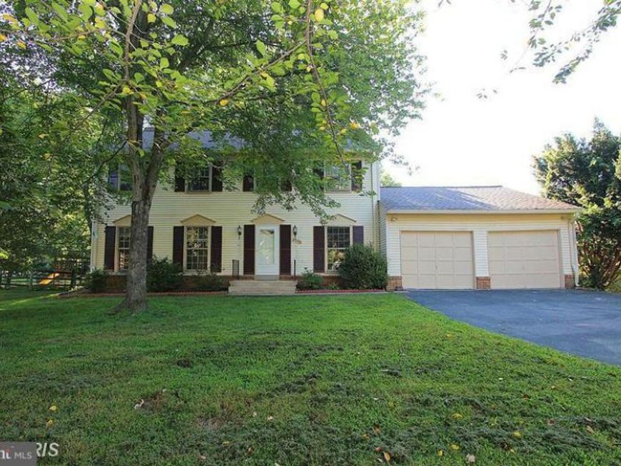 8208 Gainsborough Court W, Potomac, MD 20854 Main Photo